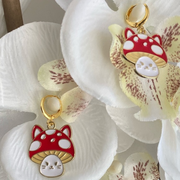 Mushroom cat funky earrings - Picture 5 of 7